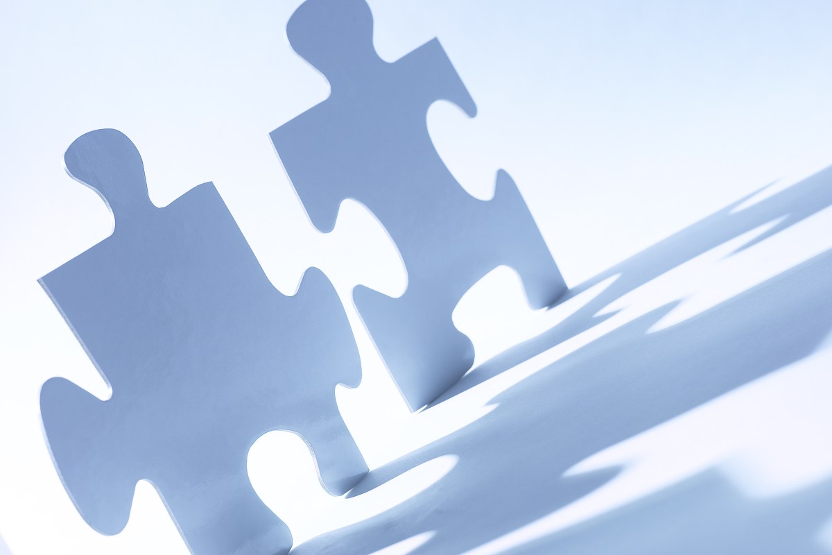 Puzzle pieces, leading change